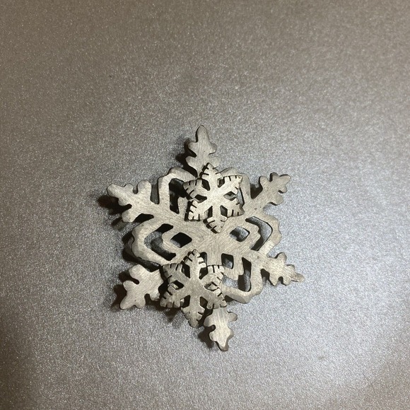 Jewelry - Vintage Silver Color - Christmas Snowflake Brooch Pin With Two Matching Earrings